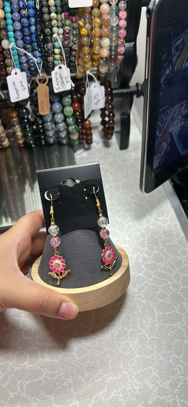 Gold Tone Pink Flower Beaded Dangle Drop Hook Earrings - photo 2