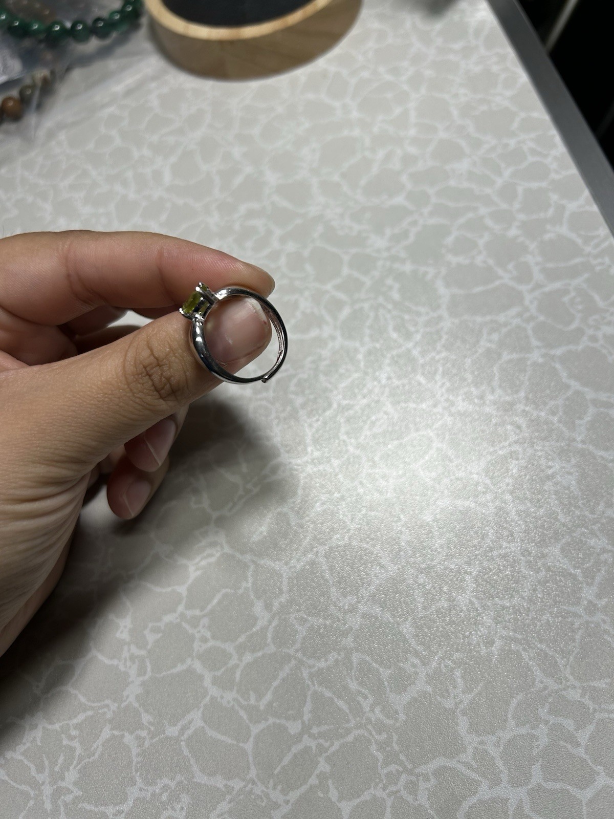 Silver-Tone Solitaire  Peridot Ring Green Oval Stone Size 6 - photo 2