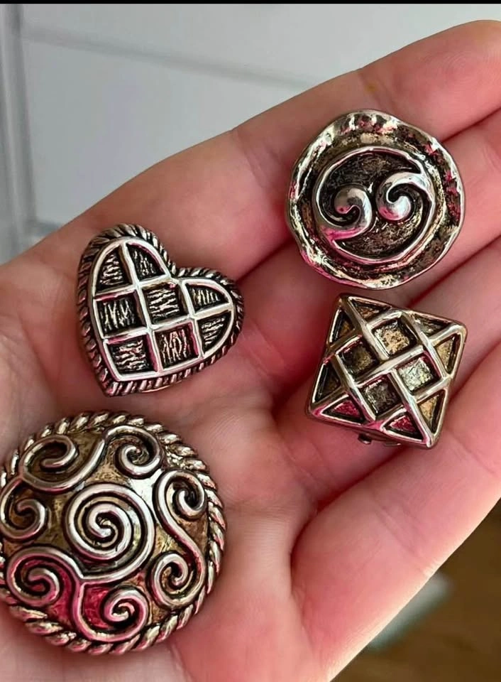Vintage Button Covers - photo 2