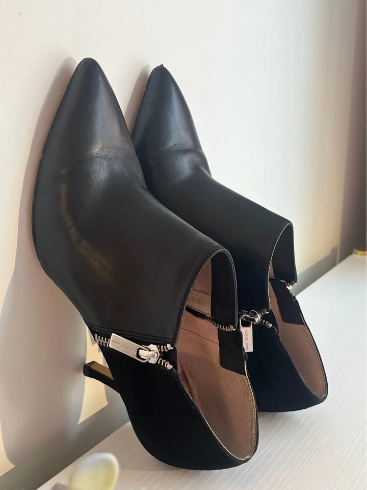 Michael Kors Suede Leather Ankle Booties – Size 9.5 – Black - photo 3