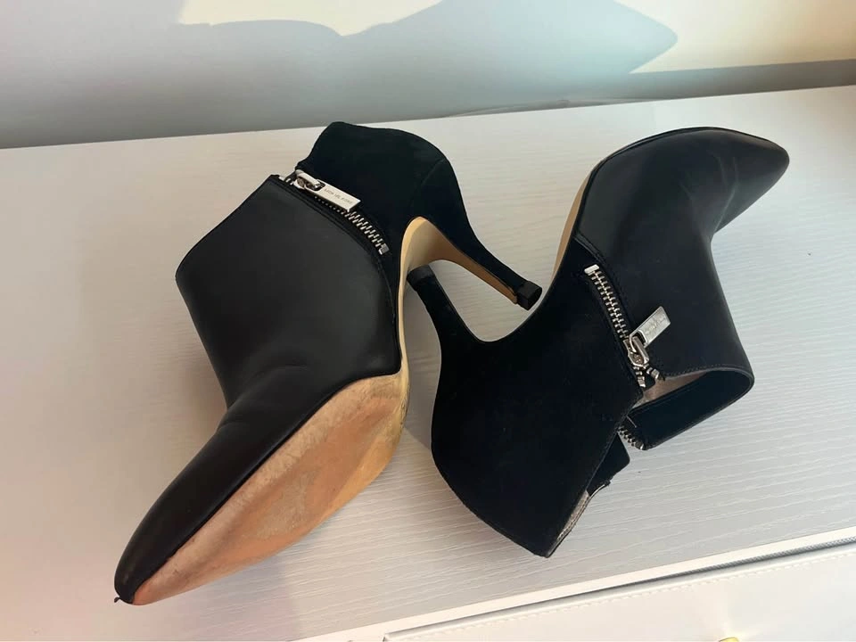 Michael Kors Suede Leather Ankle Booties – Size 9.5 – Black - photo 5