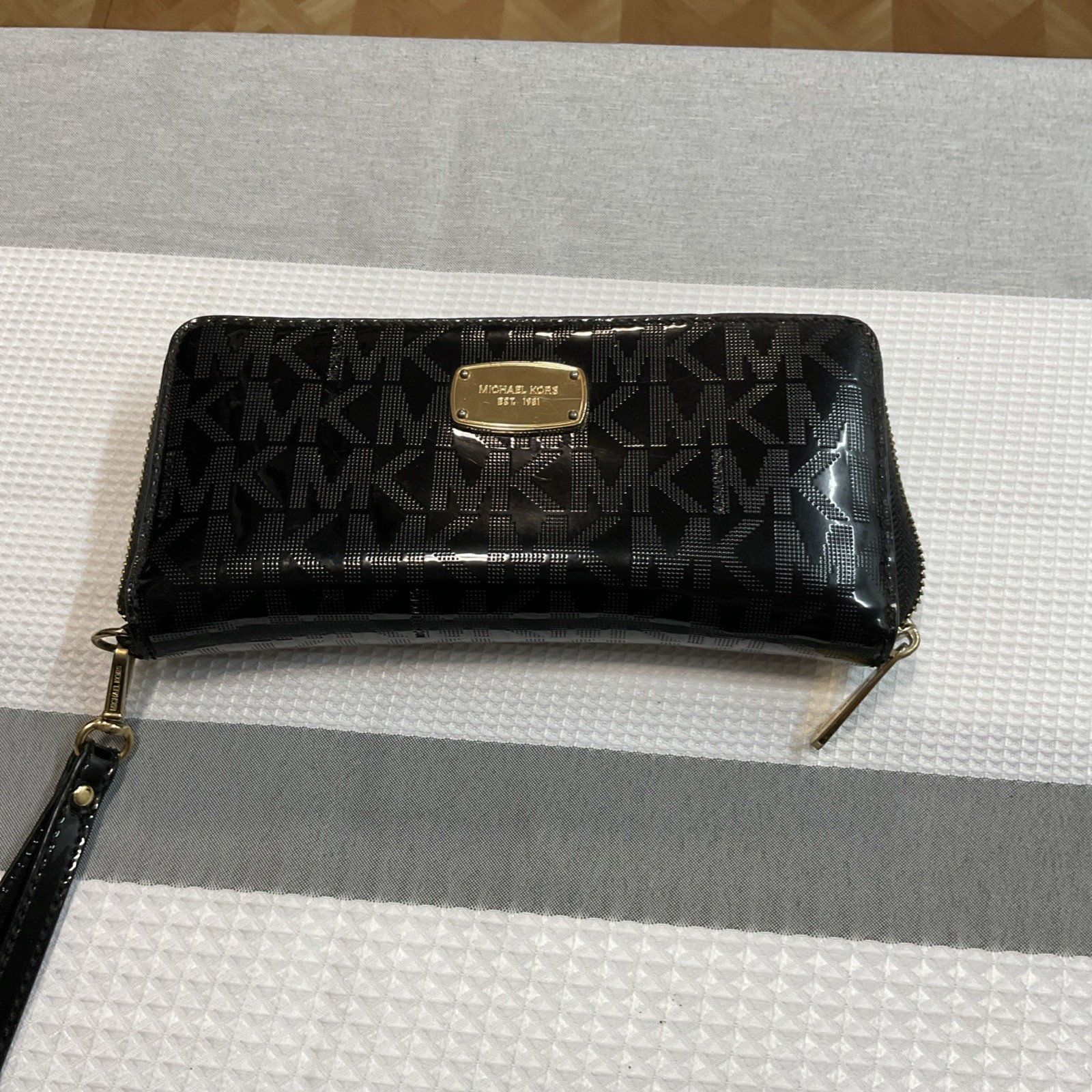 Small Michael Kors Wallet - Black - New w/o Tags - photo 5