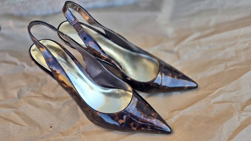 Sz 7, Dressy Kitten heels, Sling back Low Heels Shoe