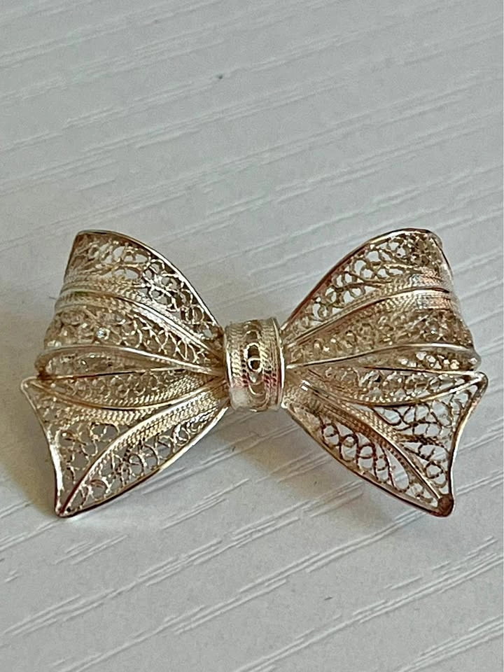 925 Sterling Silver Filigree Bow Brooch - Vintage Style