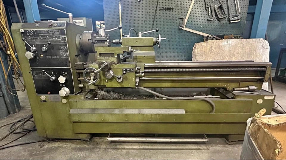 Manual lathe Voest-Alpine