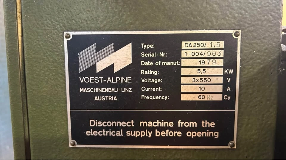 Manual lathe Voest-Alpine - photo 3