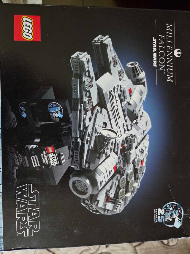 25th Anniversary Millennium Falcon