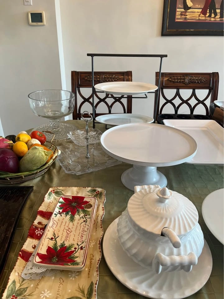 Cake Trays and Stands, Platters and Other Baking Supplies - photo 2