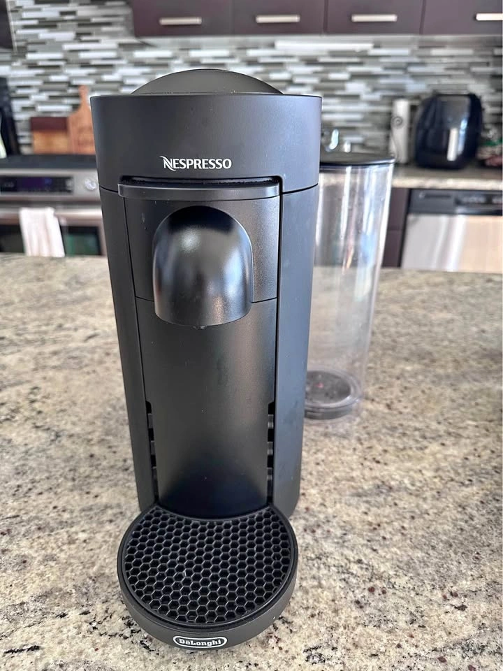 Nespresso Vertuo Bundle – Machine + Frother + Pod Holder