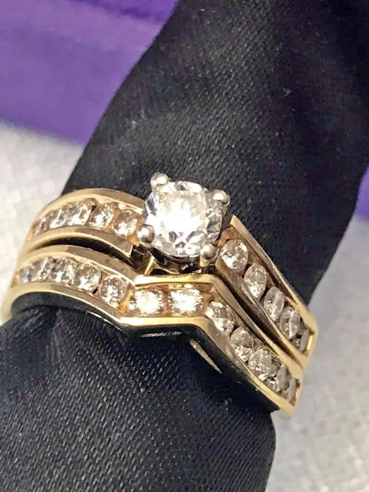 Stunning Diamond Engagement Set