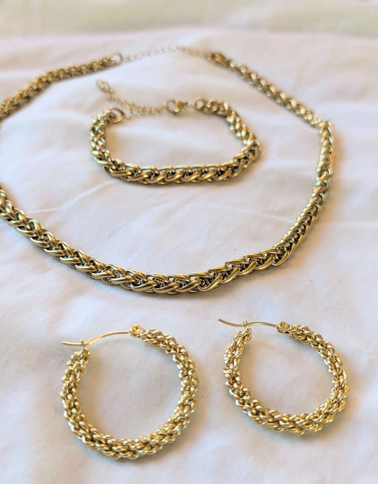 Brand New 18K Gold-Plated 3-Piece Jewelry Set Tarnish-Free - photo 3