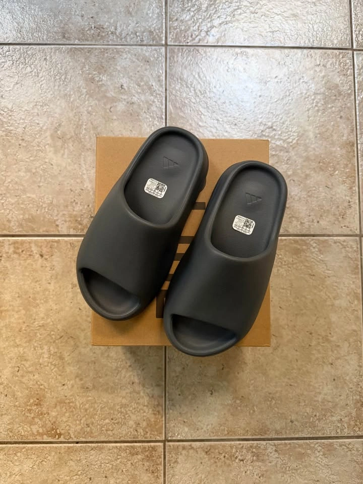 Adidas Yeezy Slides "Slate Grey" - photo 2