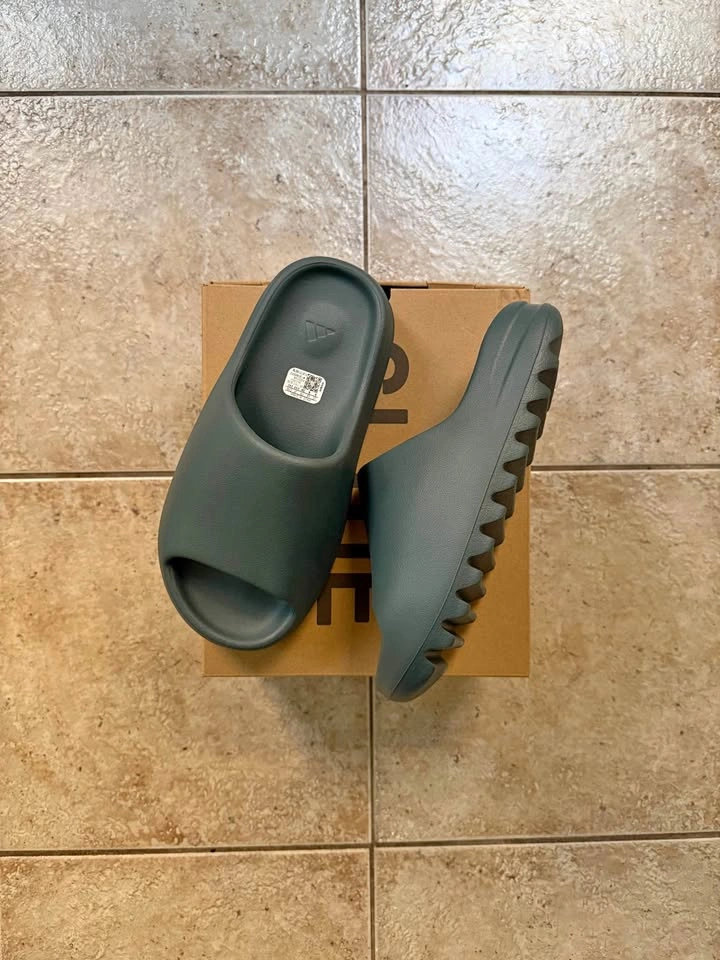 Adidas Yeezy Slides "Slate Marine"