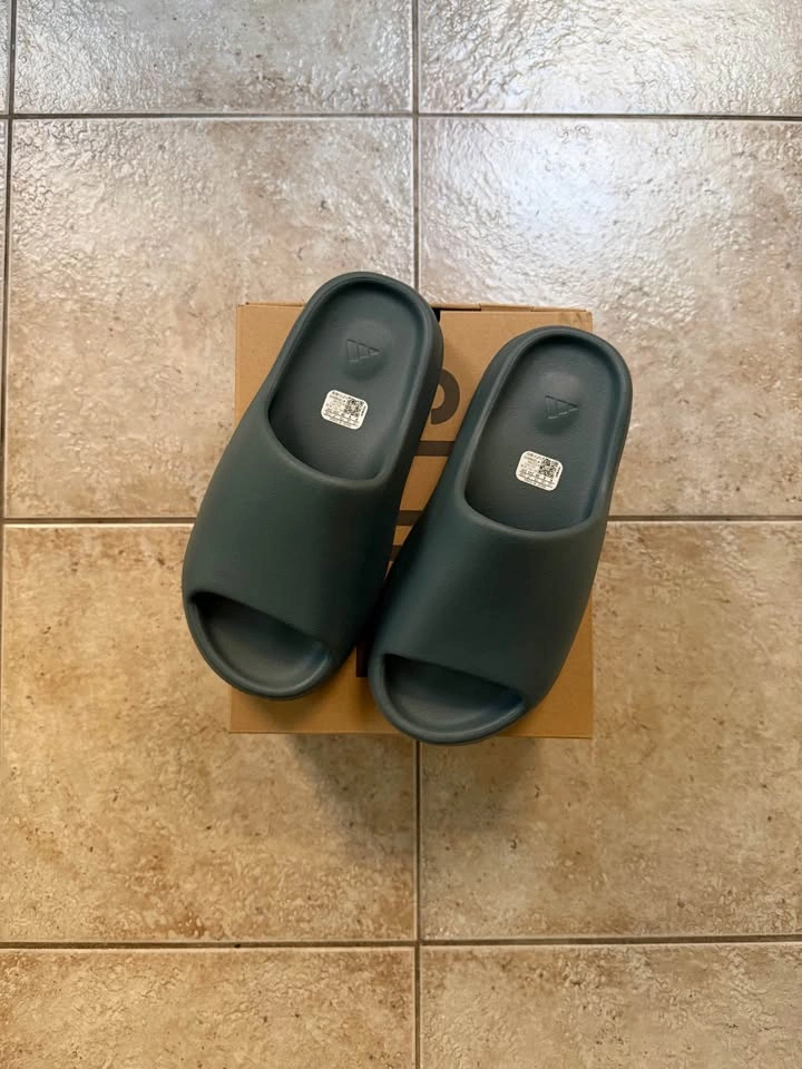 Adidas Yeezy Slides "Slate Marine" - photo 2