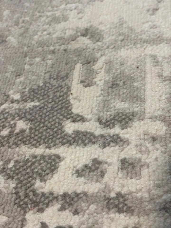 Grey/white textured area rug 5 ft 3 in. x 7 ft. - photo 3