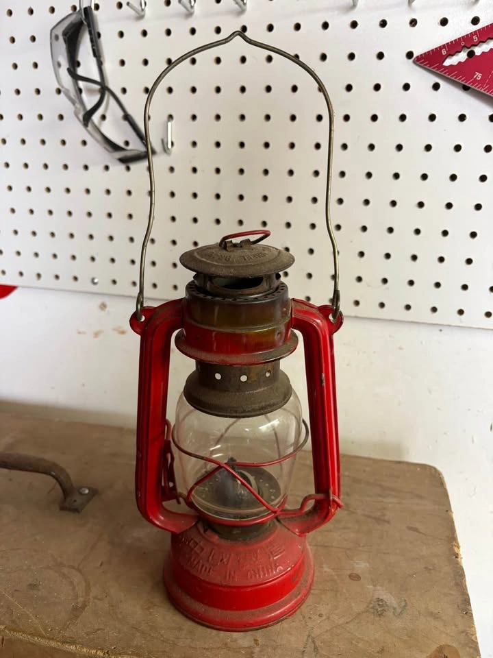 Vintage Red Kerosene Lantern - photo 2
