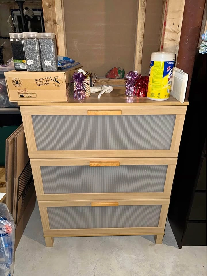 3-Drawer Accent Chest – Fluted Design & Natural Wood Tone
