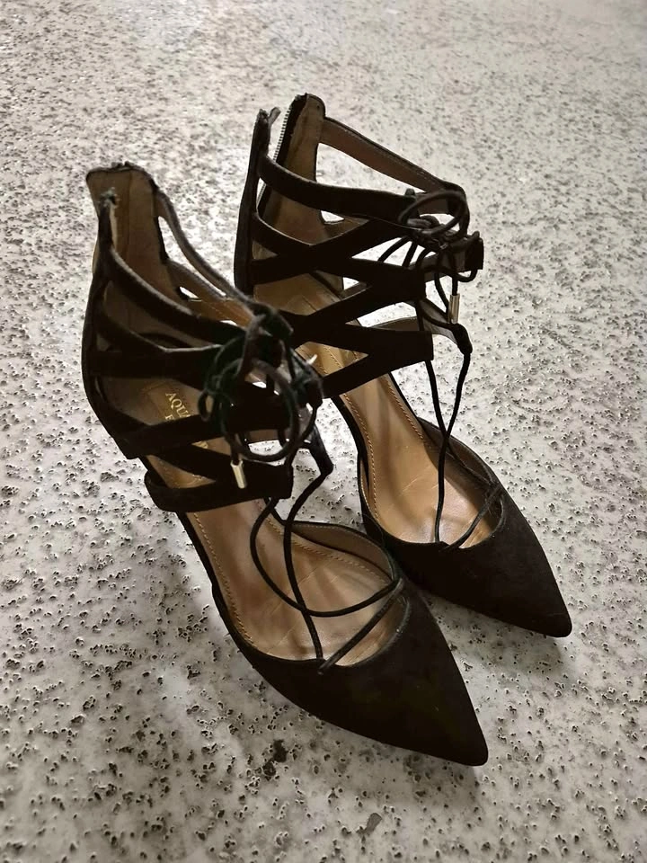 Aquazzura Belgravia black suede lace-up pumps. Size EU37