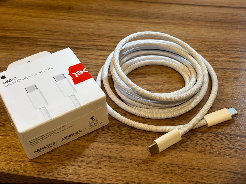 Apple 96W USB-C Power Adapter + 240W USB-C Cable (2m) - photo 2