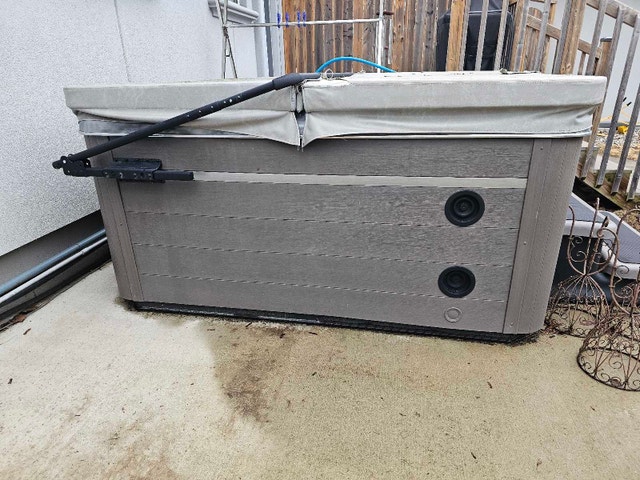 Hydropool Hot Tub Spa - photo 5