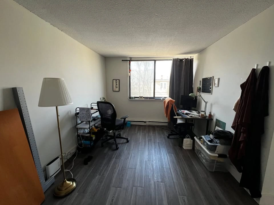 1 Bed 1 Bath Apartment/Condo for Lease Takeover - photo 2