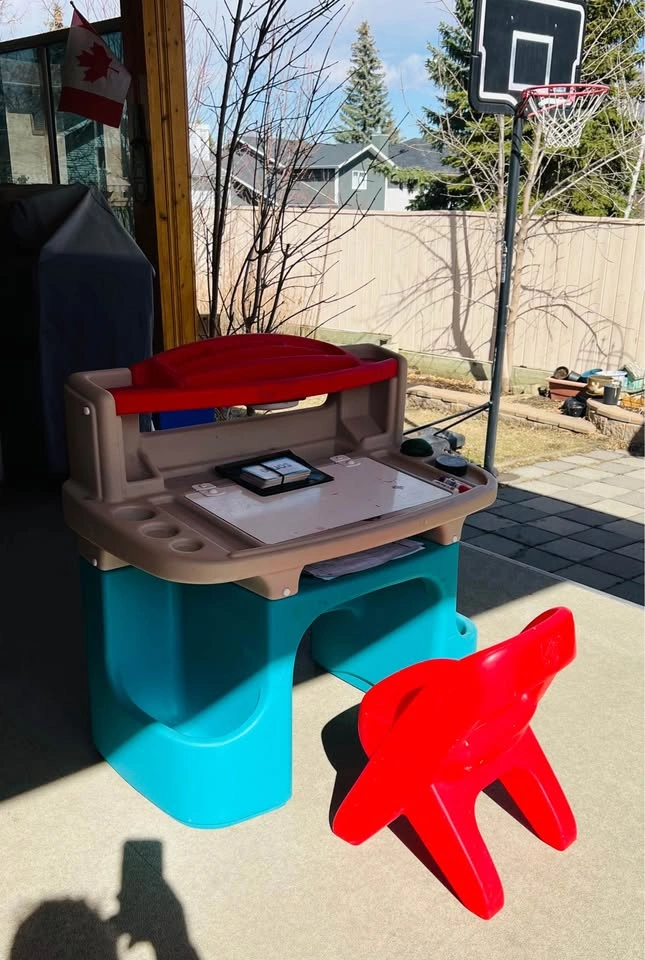 Step 2 Art Master Activity Desk - photo 2