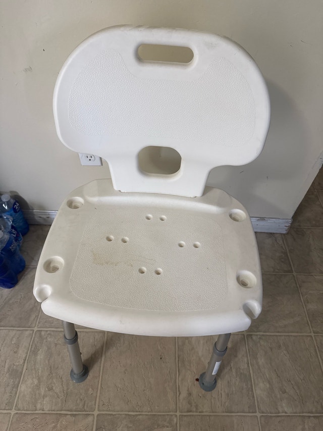 2 Walkers and Bathtub Chair - photo 2
