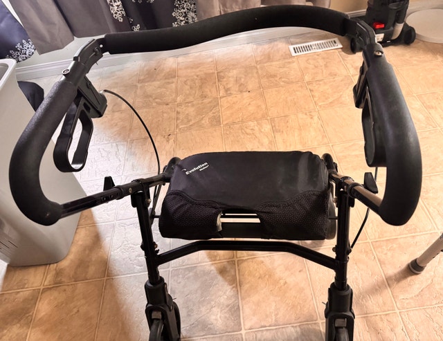 2 Walkers and Bathtub Chair - photo 3