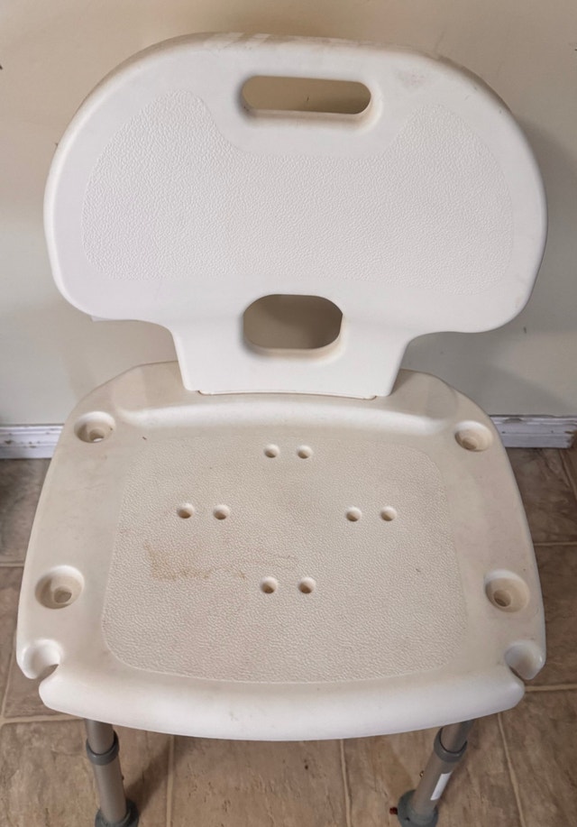 2 Walkers and Bathtub Chair - photo 4