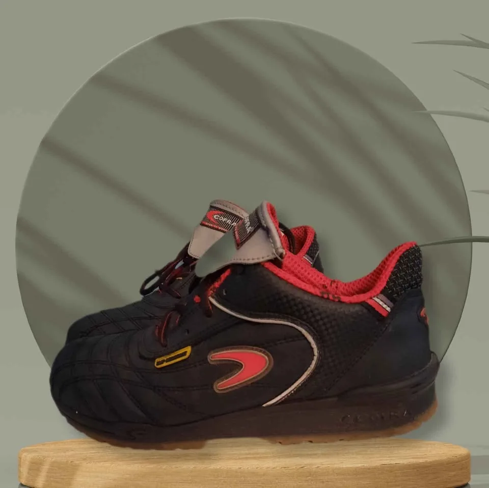 SUPER COFRA Unisex Connolly Safety Shoes US8 EU42 UK7 image indicator(2)