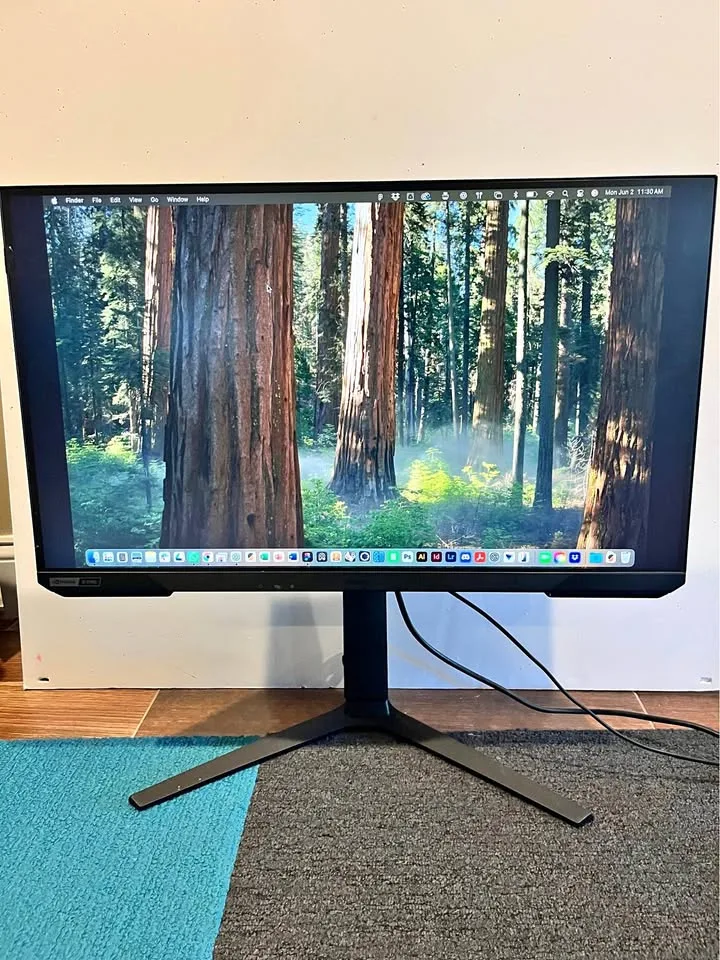 Samsung 27” QHD Monitor - Like New thumbnail