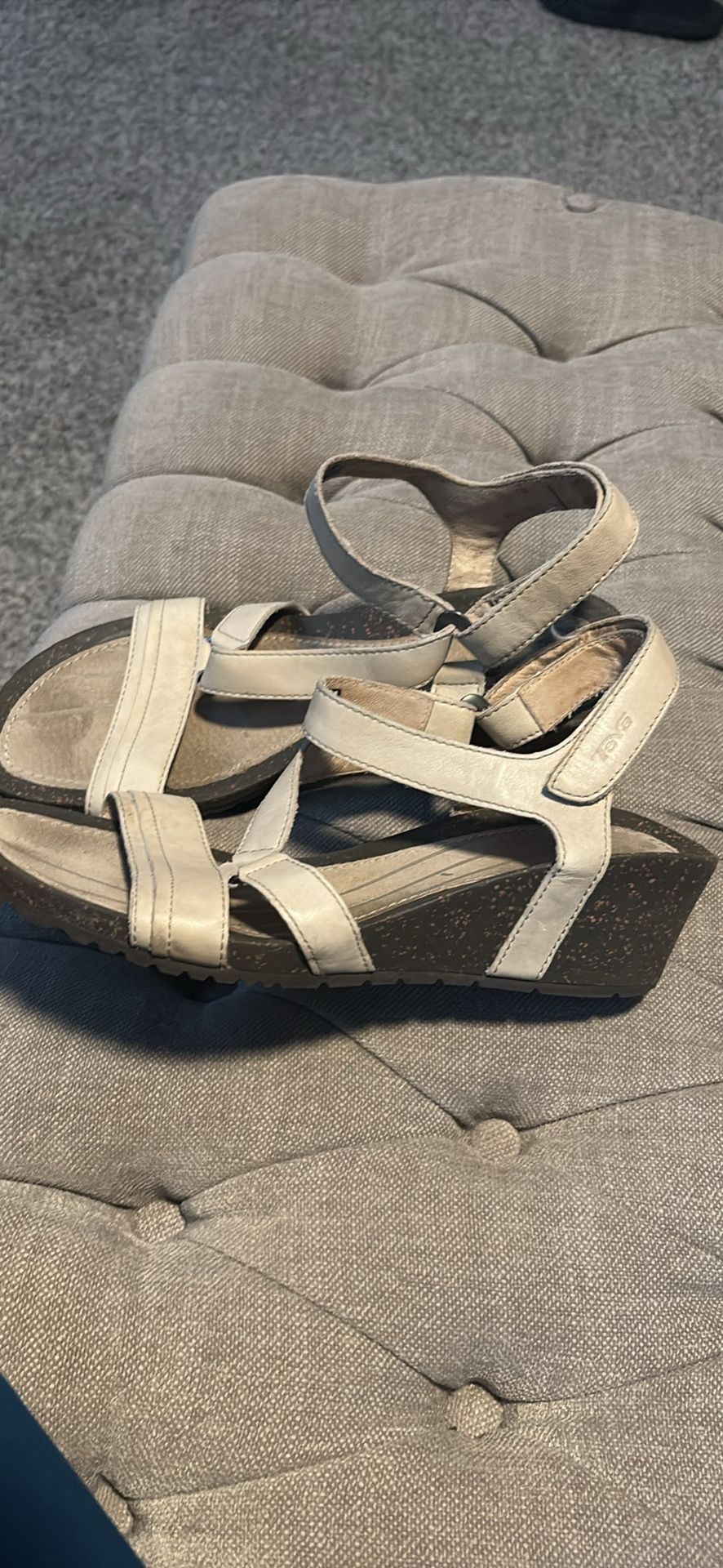 Teva Sandals Size 9 - photo 2