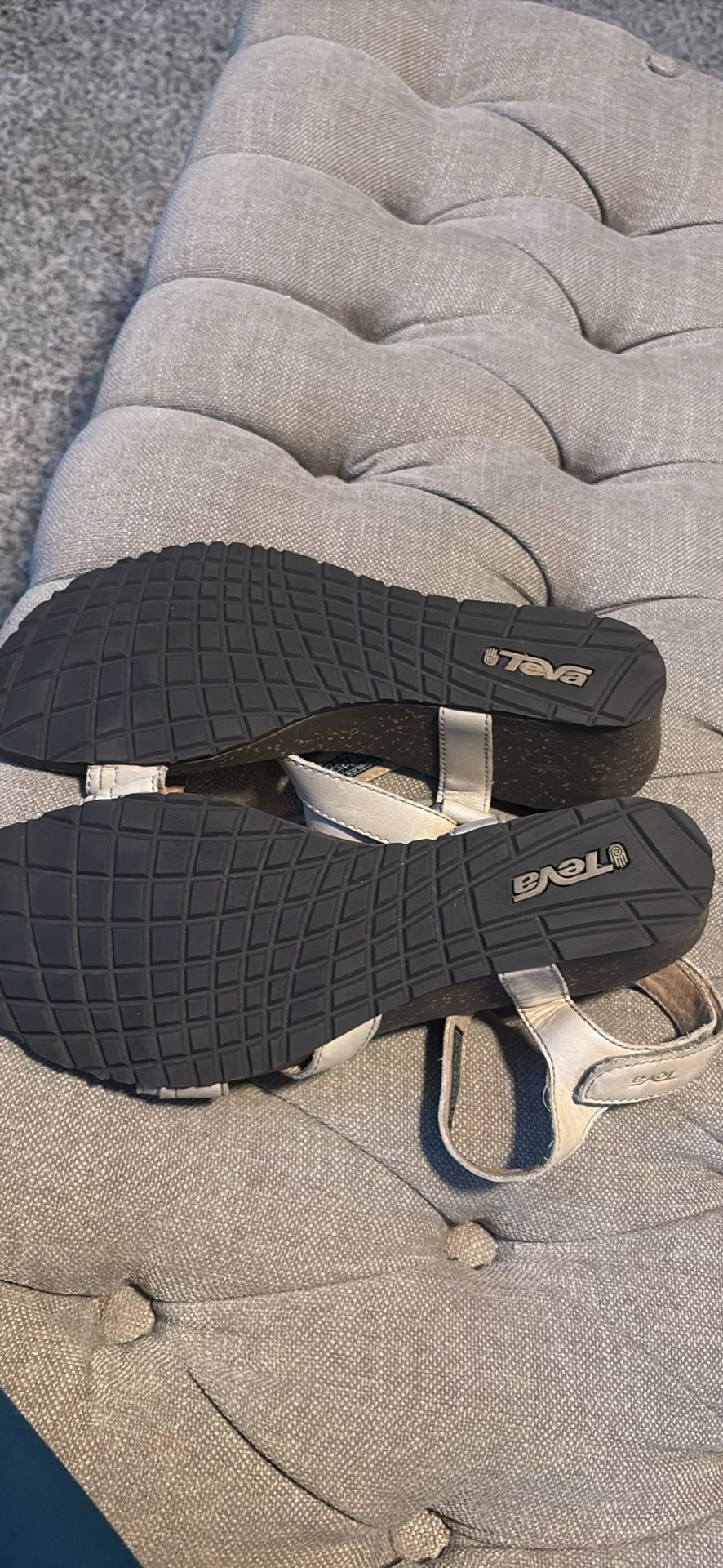 Teva Sandals Size 9 - photo 3