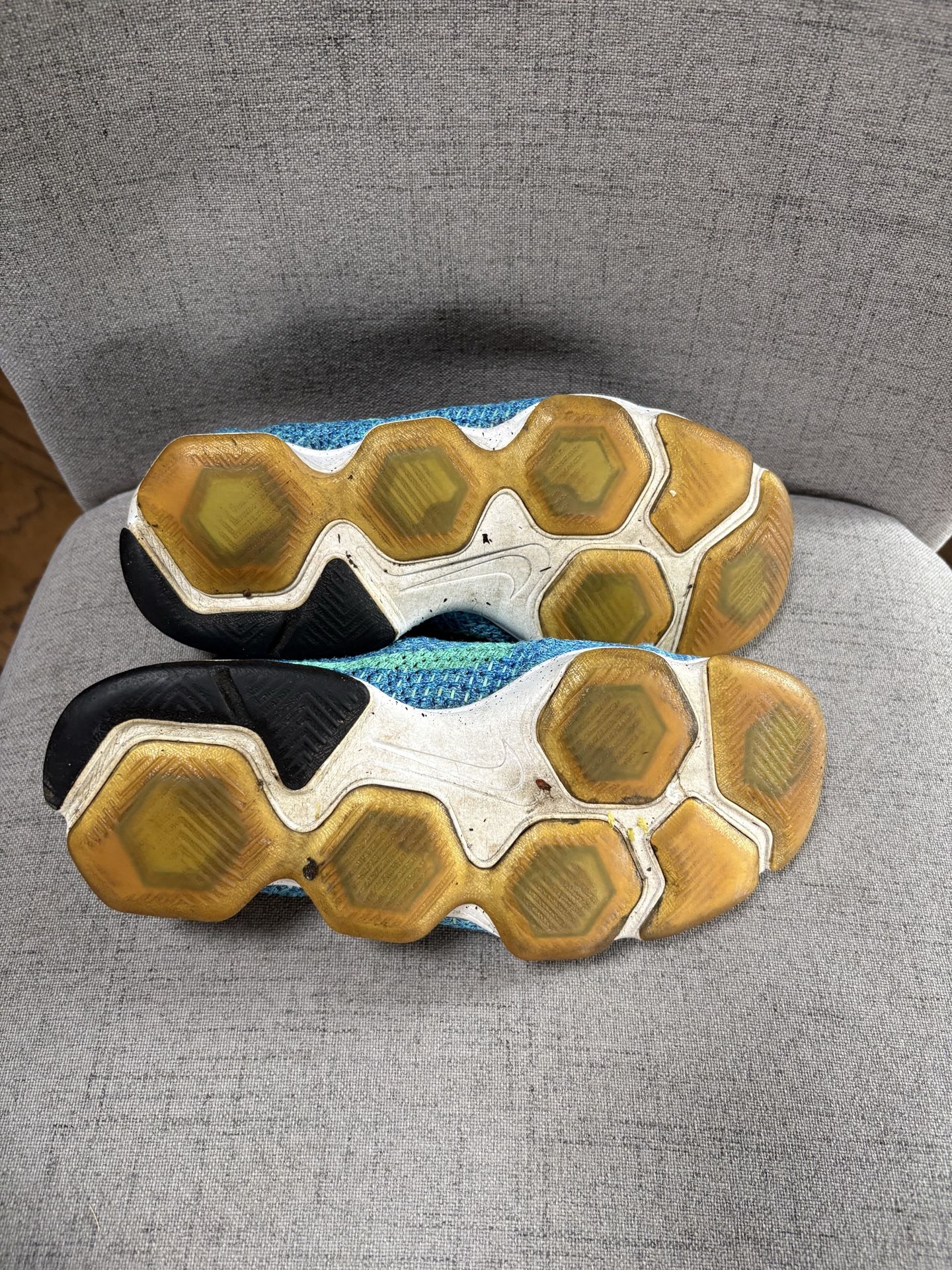 Women's Shoes Size 9 - $10 - photo 4