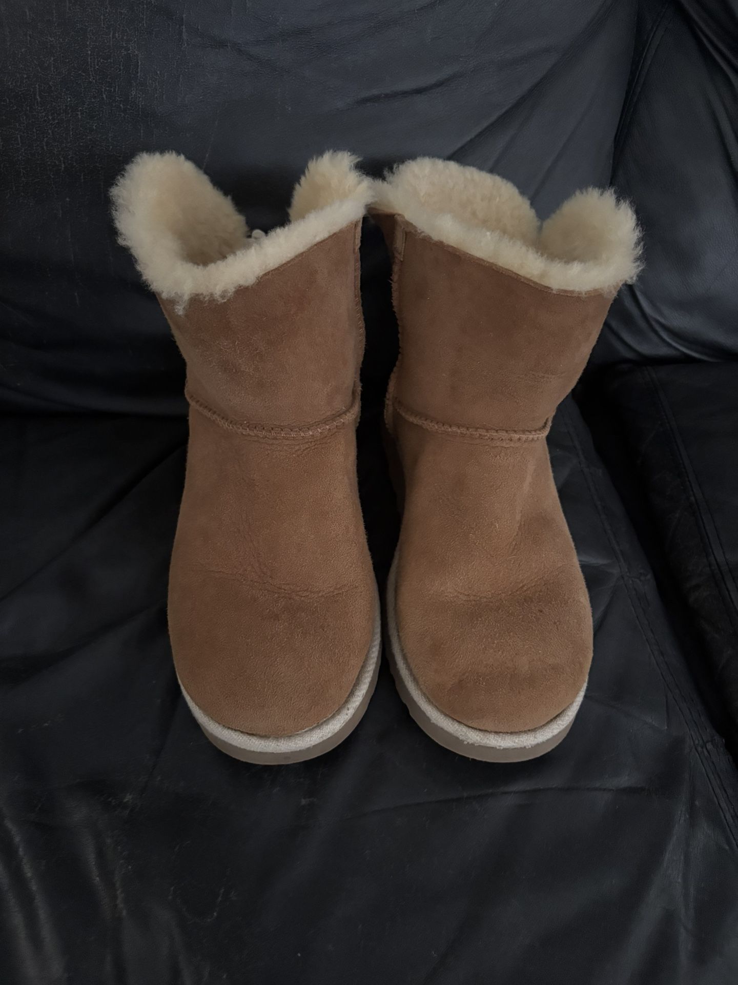 Ugg Women Size 9 $50