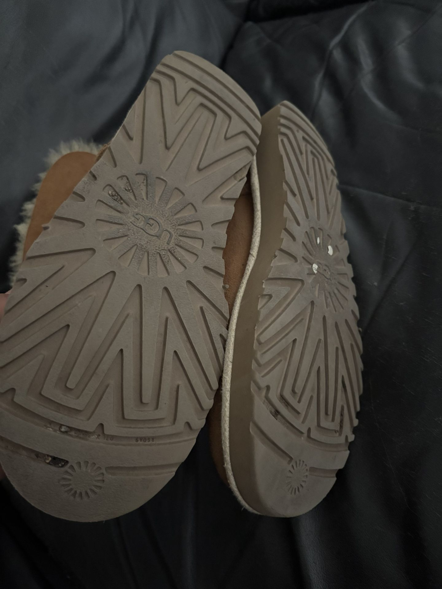 Ugg Women Size 9 $50 - photo 3