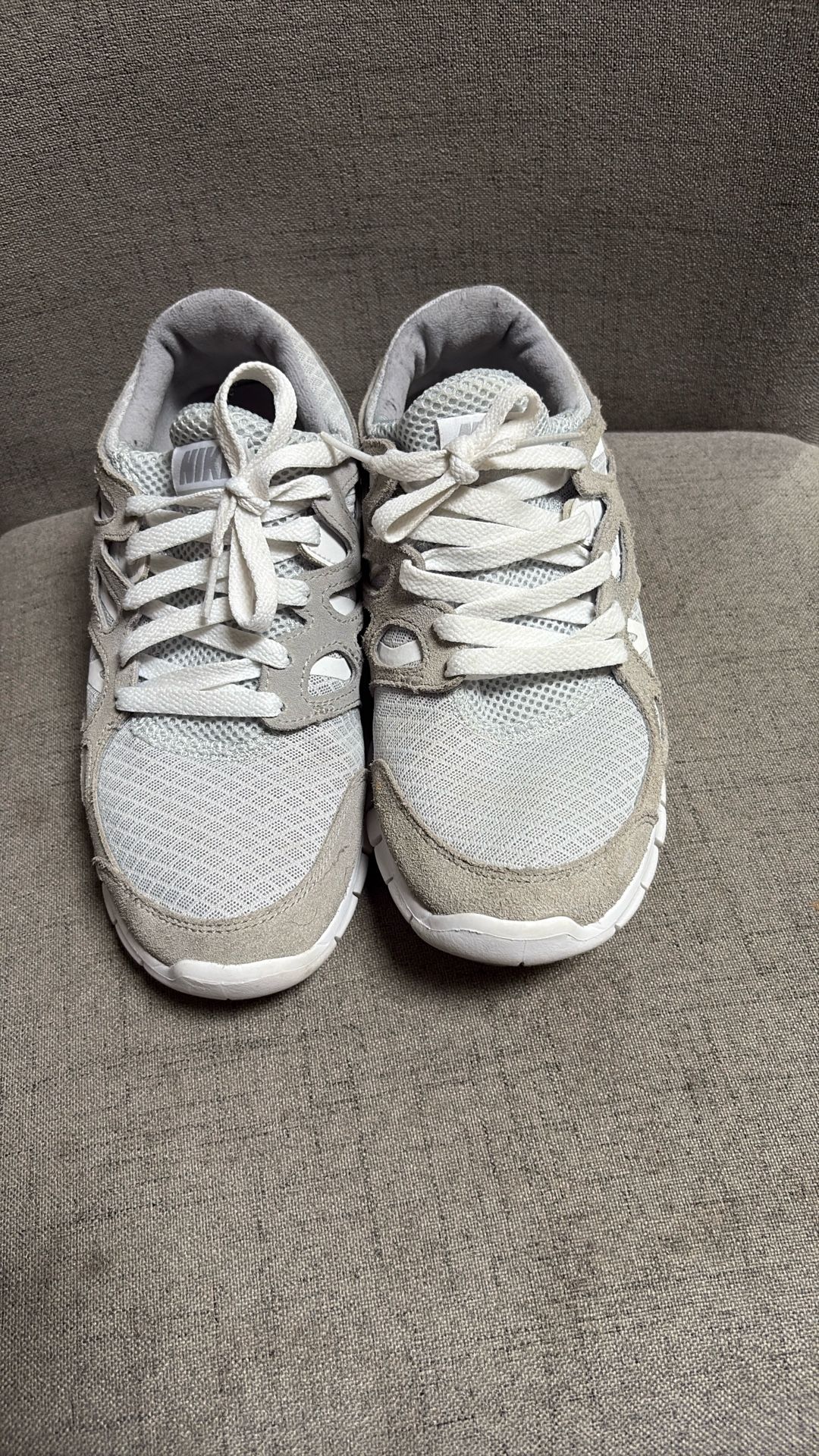 Nike Men Size 8 Used Twice $25 - photo 2