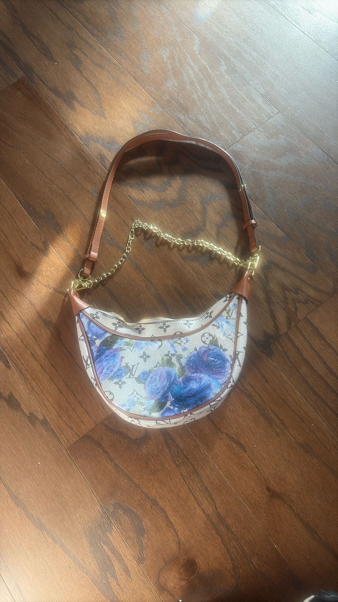 Small Handbag $10
