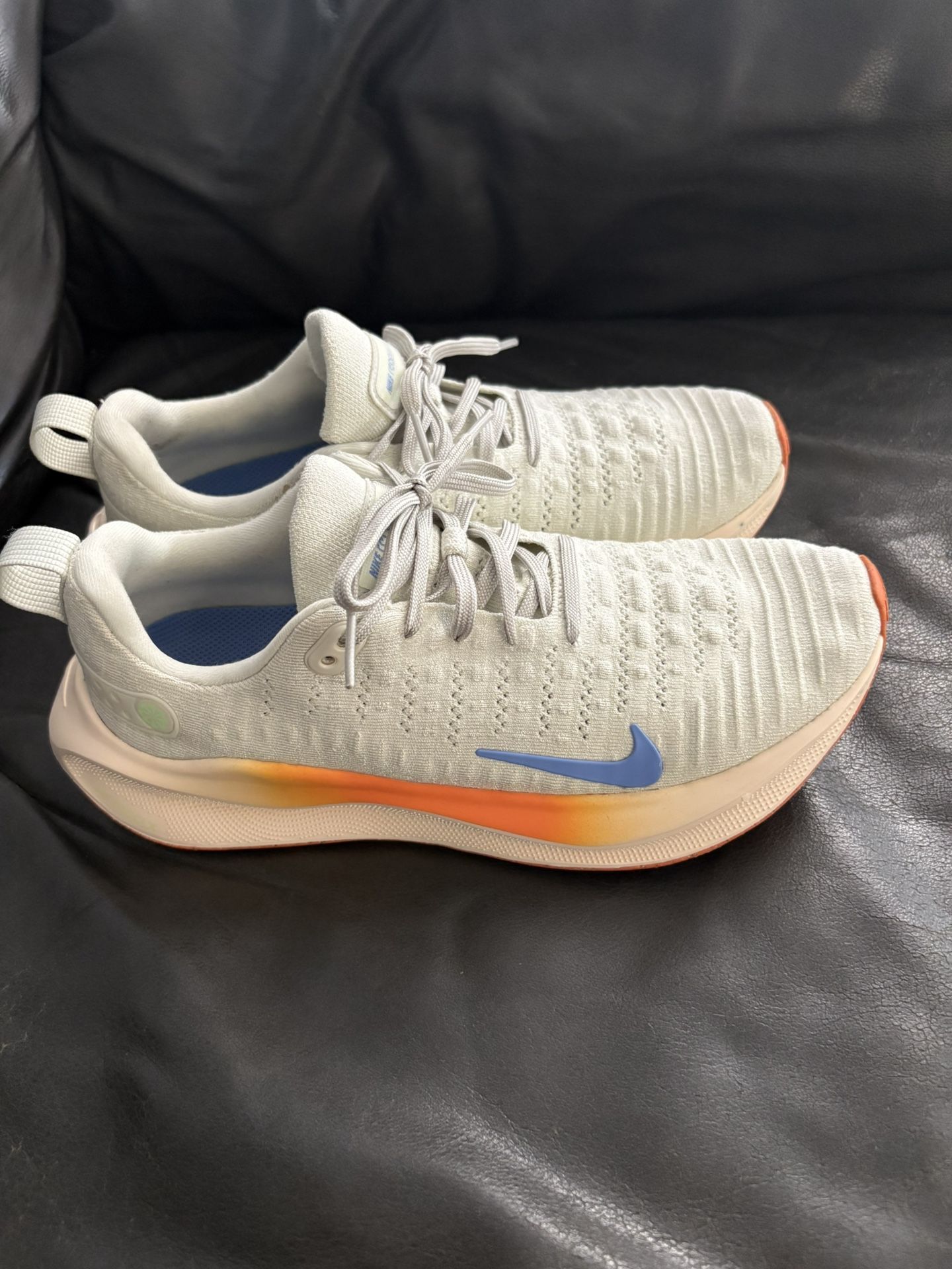 Nike Women Size 9