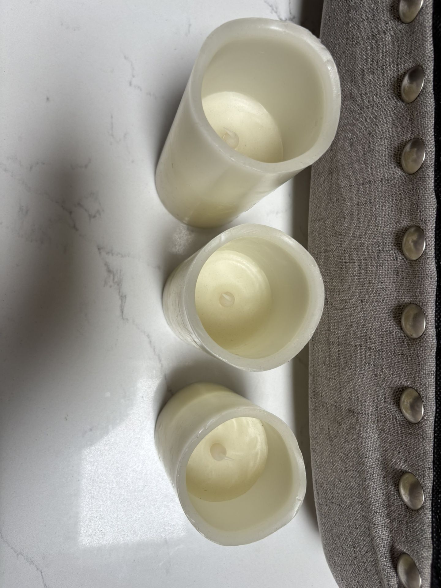 Flameless Candles Need Batteries $5 - photo 2