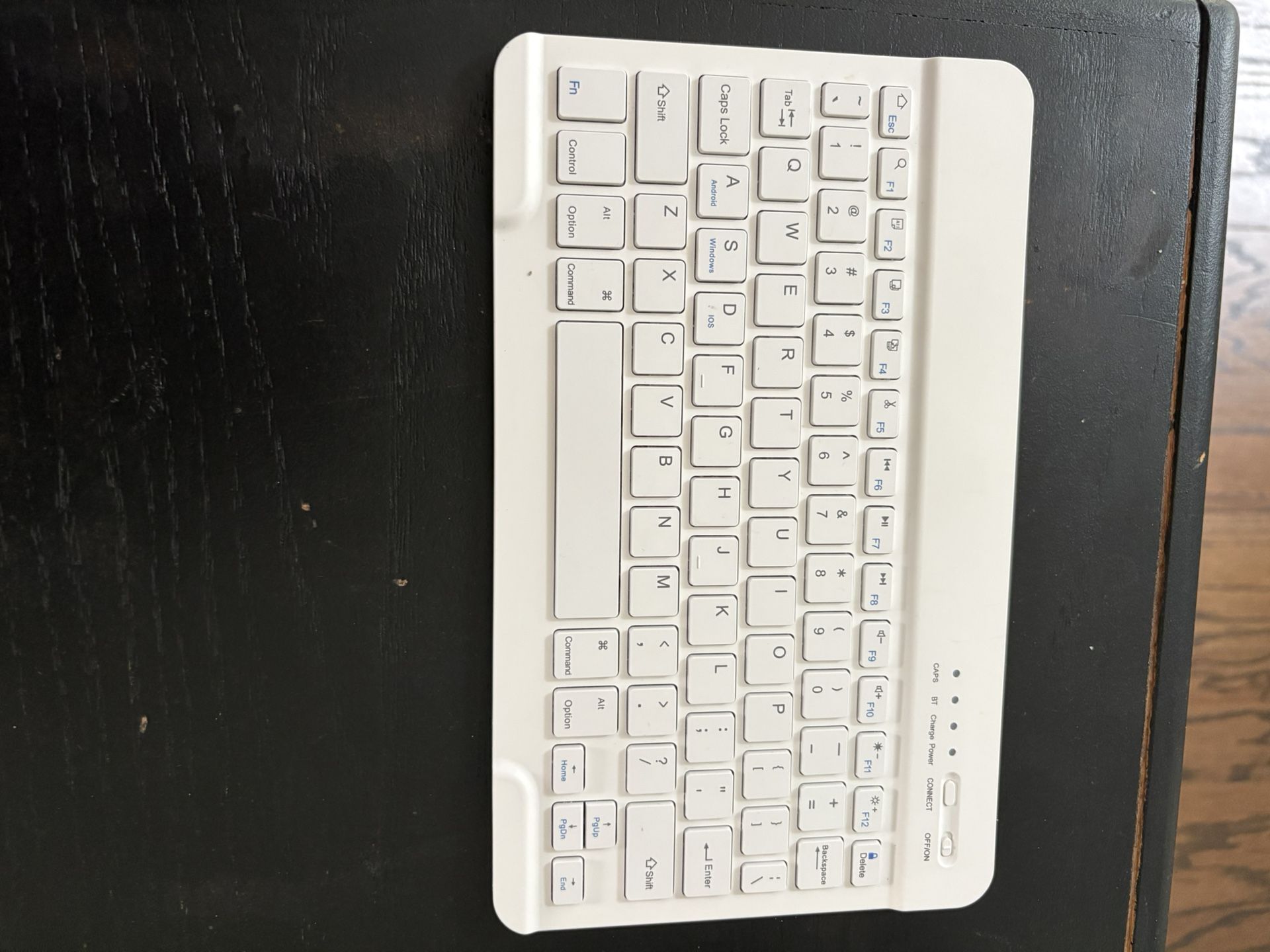 Wireless Keyboard About 10x6. $10