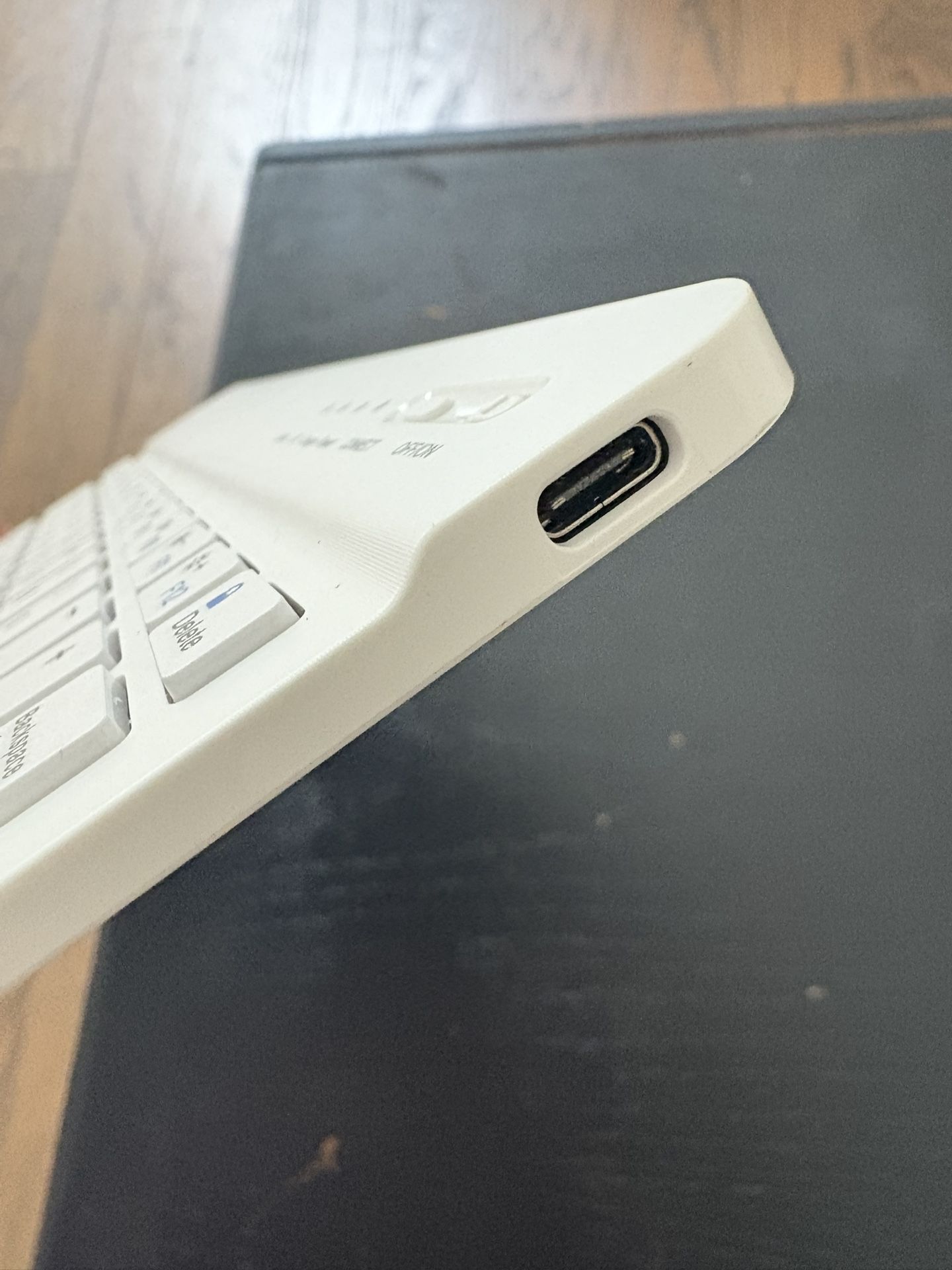 Wireless Keyboard About 10x6. $10 - photo 2