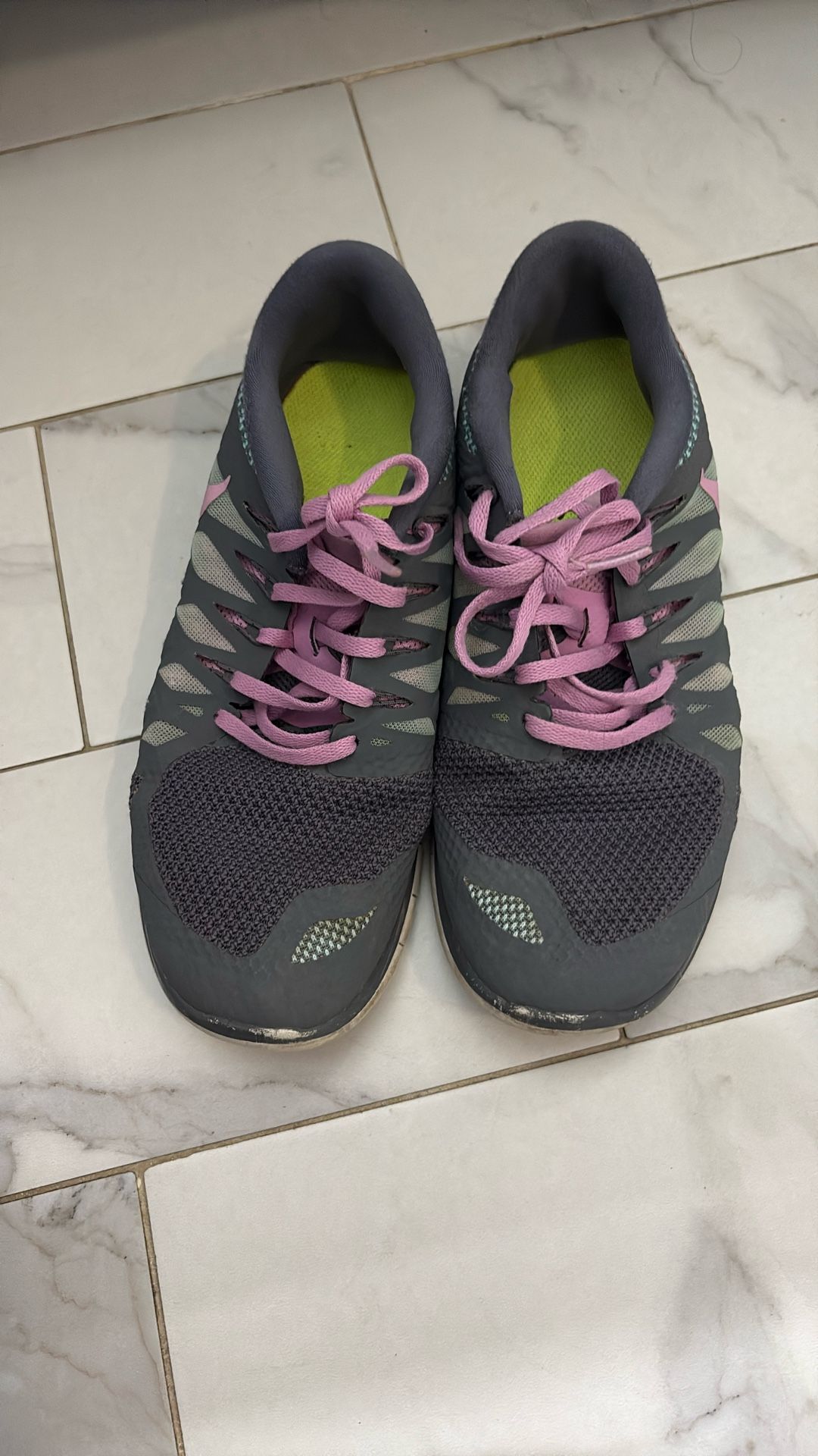 Nike Womens Size 9 USED CONDITION