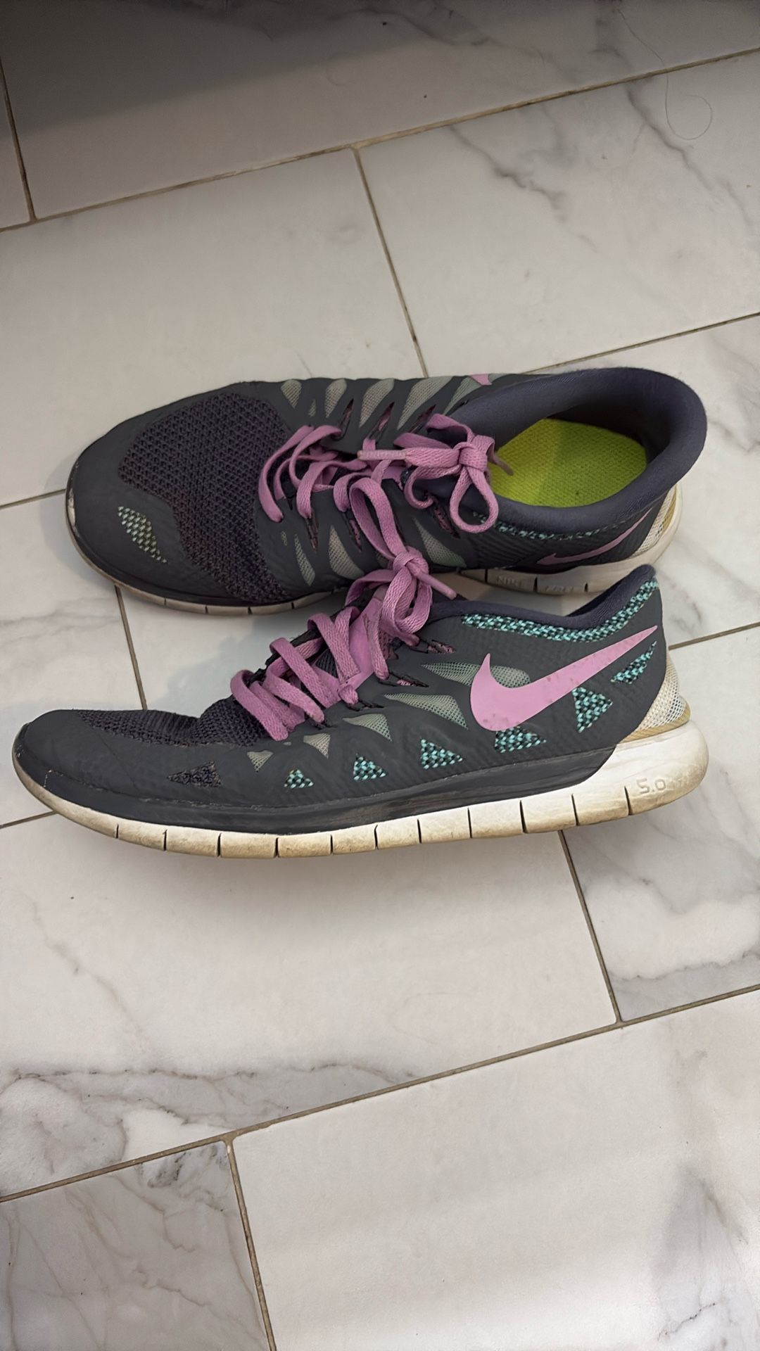 Nike Womens Size 9 USED CONDITION - photo 2
