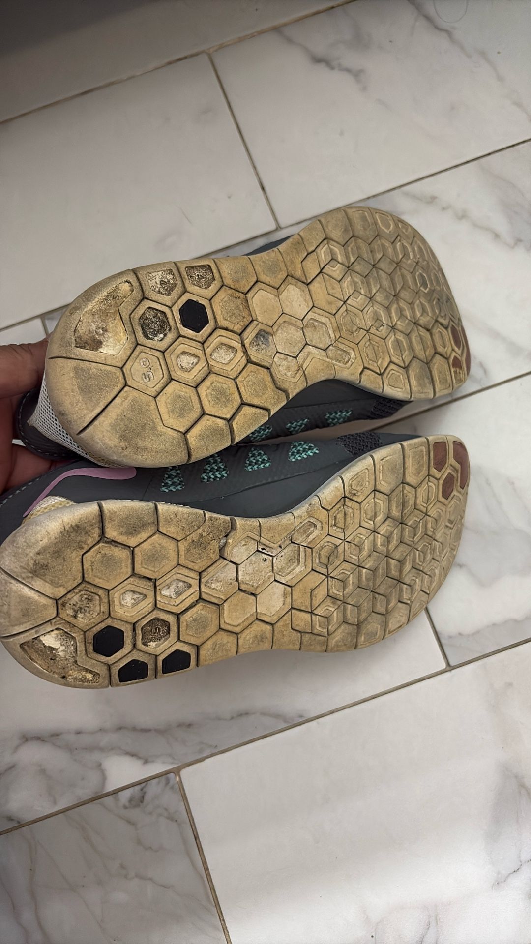 Nike Womens Size 9 USED CONDITION - photo 4