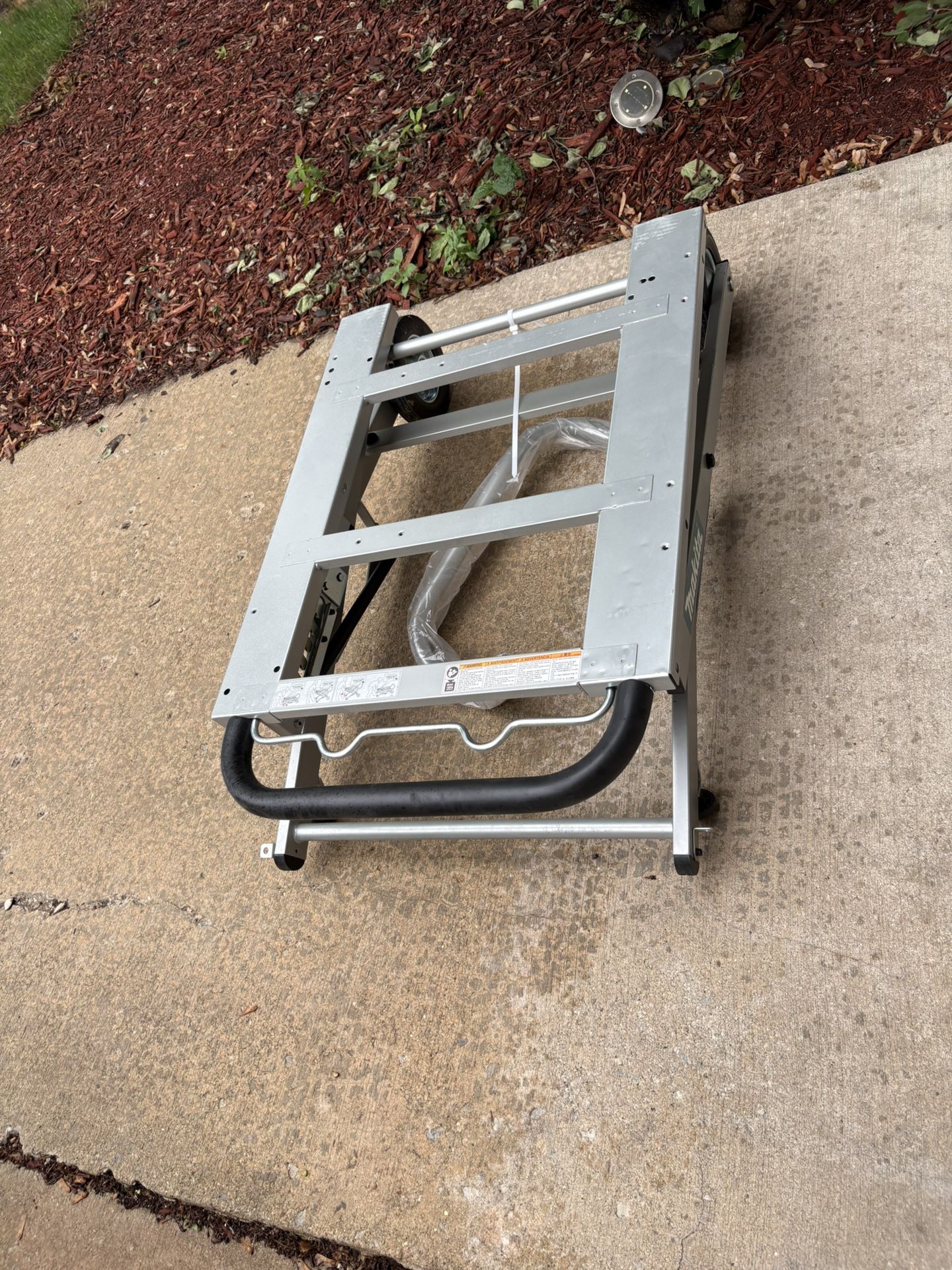 Makita Saw Stand $240 - photo 2
