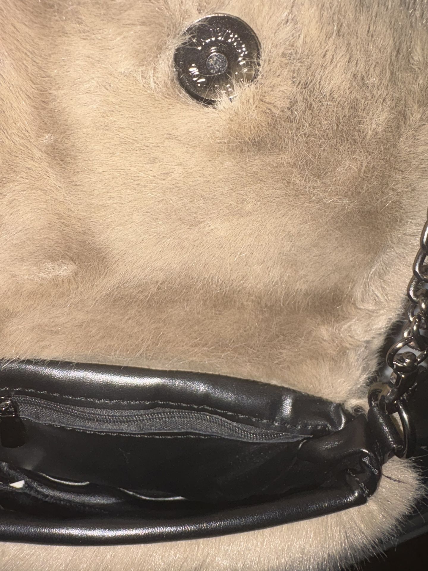 Small Furry Handbag Used Once $20 - photo 4