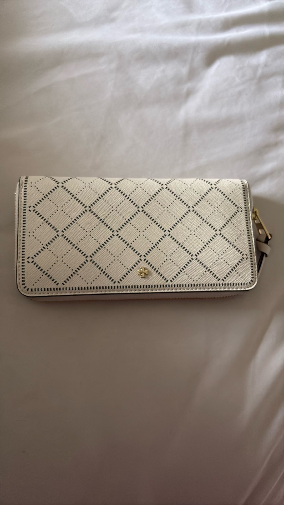 TORY BURCH WALLET BRAND NEW
