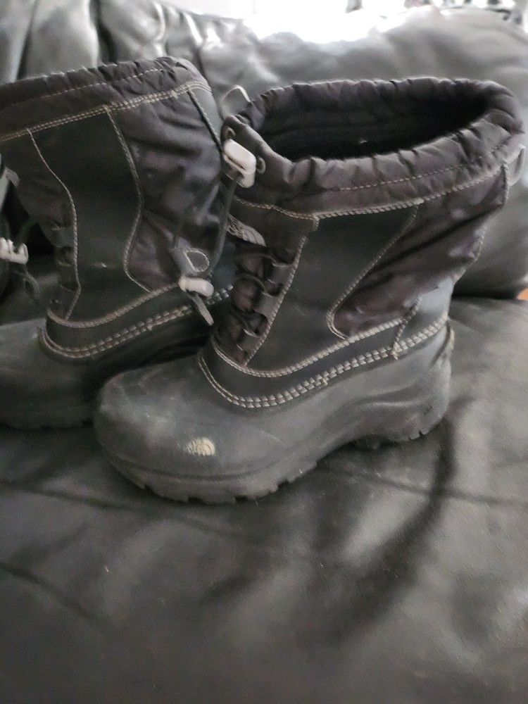 Big Kid Northface Boots Size 4 $20 - photo 2