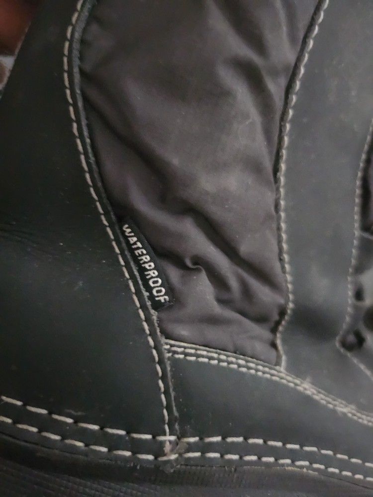 Big Kid Northface Boots Size 4 $20 - photo 3